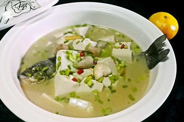 青菱鲫鱼豆腐汤的做法图解19