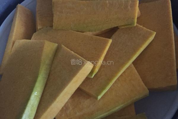 芝麻南瓜饼的做法图解1