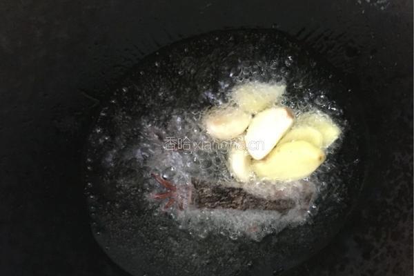 黄豆焖猪尾巴排骨的做法图解5