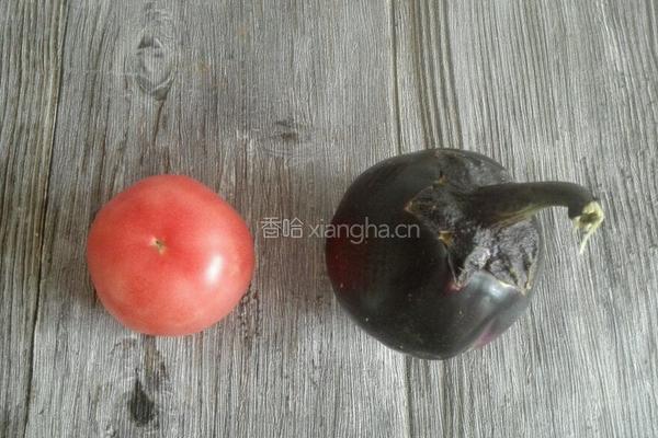 西红柿烧茄子的做法图解1