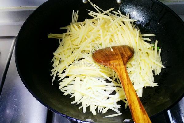 土豆丝炒辣椒的做法图解4