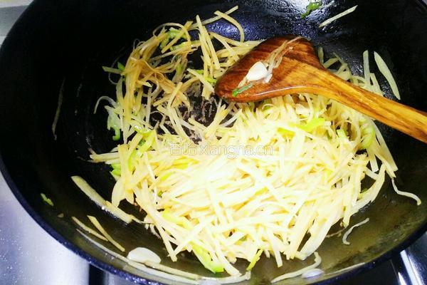 土豆丝炒辣椒的做法图解6