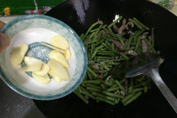 肉丝炒豇豆的做法图解5