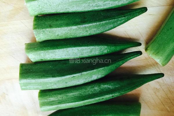葱香秋葵的做法图解1