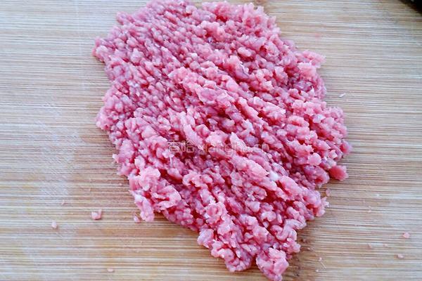 牛肉羹的做法图解1
