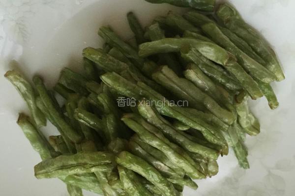 干煸豆角的做法图解2