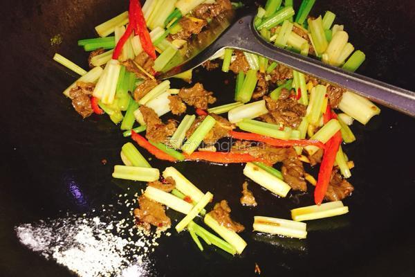 牛肉芹菜的做法图解10