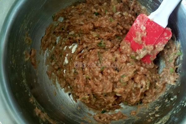 菜肉包子的做法图解3