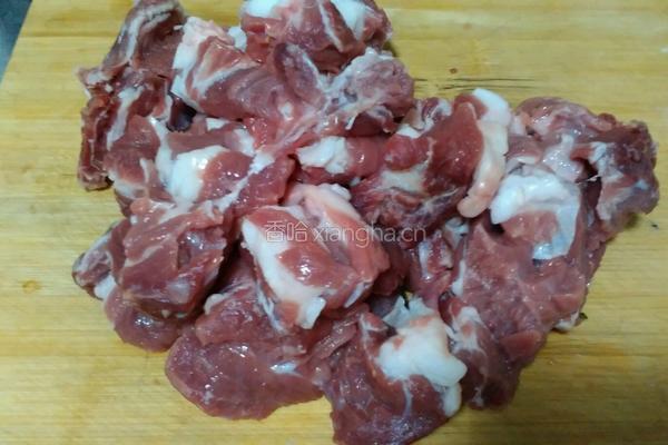 咖喱土豆炖牛腩的做法图解1