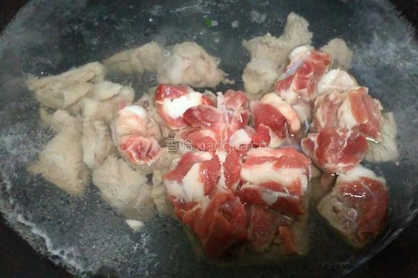 咖喱土豆炖牛腩的做法图解2