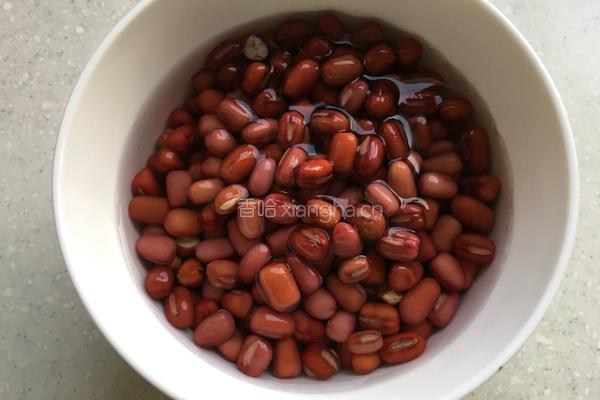 保温焖烧杯红豆汤的做法图解1