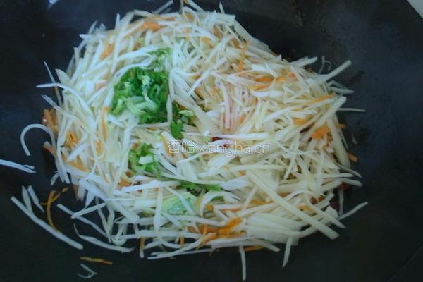 炝土豆丝的做法图解6