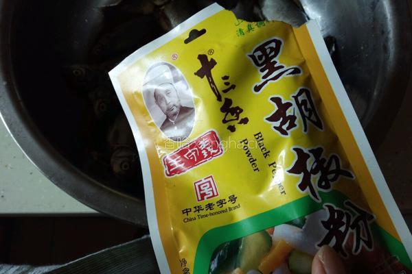 酥小鲫鱼的做法图解4