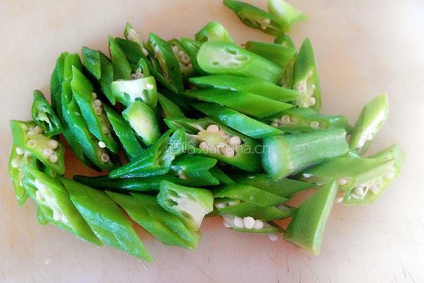 黄秋葵炒肉的做法图解3