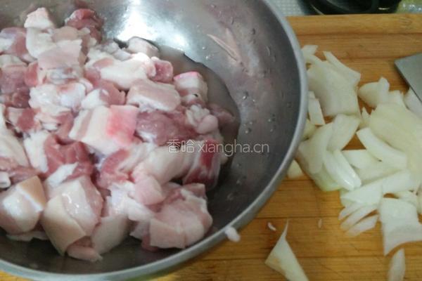 台湾卤肉饭的做法图解1