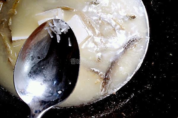 泥鳅炖豆腐汤的做法图解9