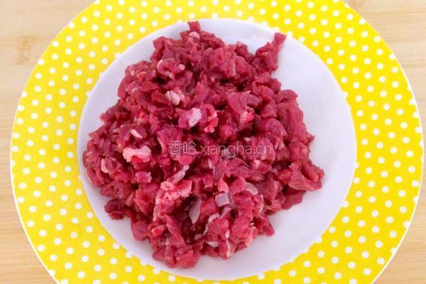 牛肉辣酱的做法图解1