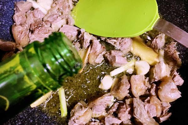 土豆烧牛肉的做法图解9