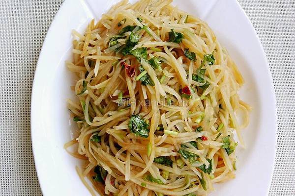 土豆丝拌香菜的做法图解6