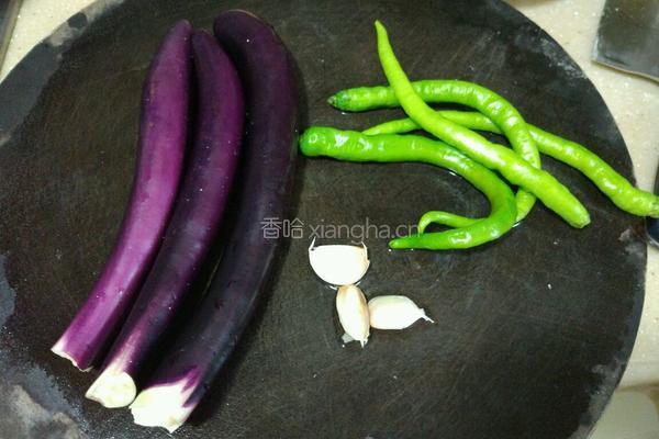 青椒炒茄子的做法图解2