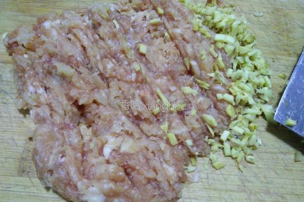 猪肉大葱饺子馅的做法图解3
