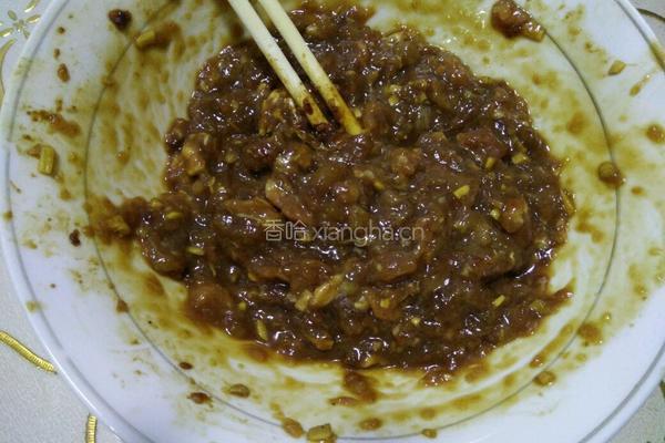 猪肉大葱饺子馅的做法图解5