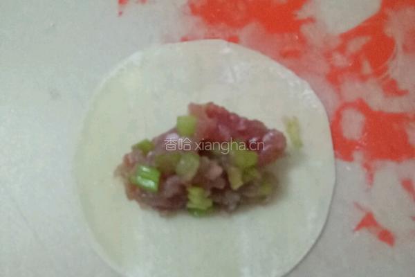 香芹猪肉锅贴的做法图解3