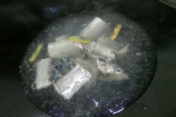 带鱼汤的做法图解5