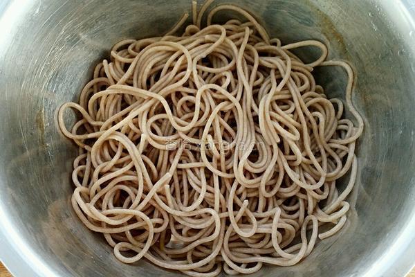 凉拌荞麦面的做法图解3