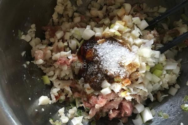 猪肉茄子包子的做法图解5