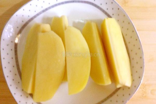 土豆拌茄子的做法图解1