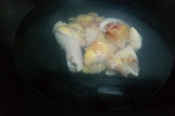 红枣枸杞香菇鸡汤的做法图解4