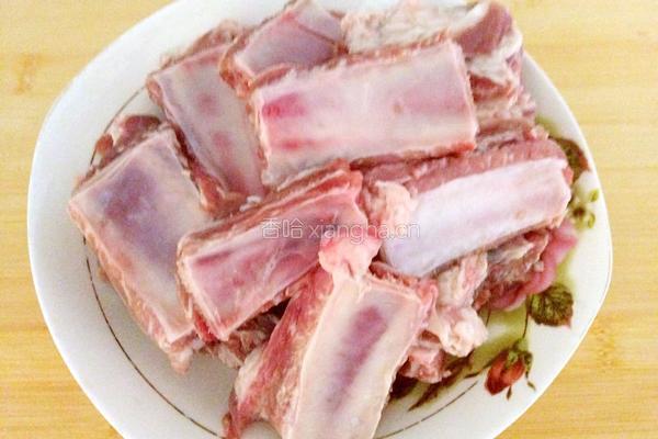 葱烧排骨的做法图解1