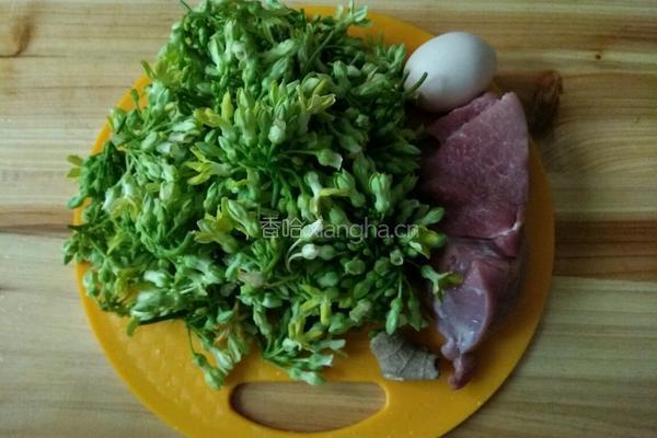 夜兰花肉丸汤的做法图解1