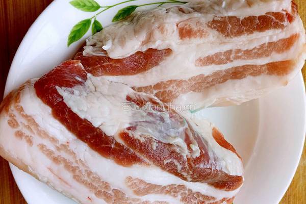 苦瓜回锅肉的做法图解1