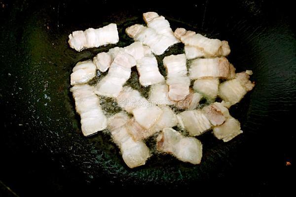 苦瓜回锅肉的做法图解7