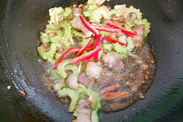 苦瓜回锅肉的做法图解11