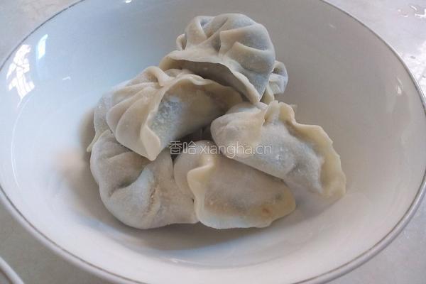 酸汤饺子的做法图解1