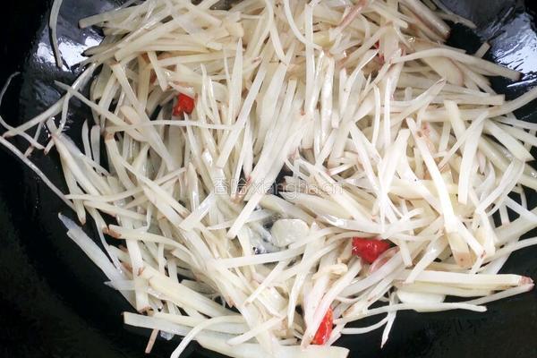 醋溜土豆丝儿的做法图解3