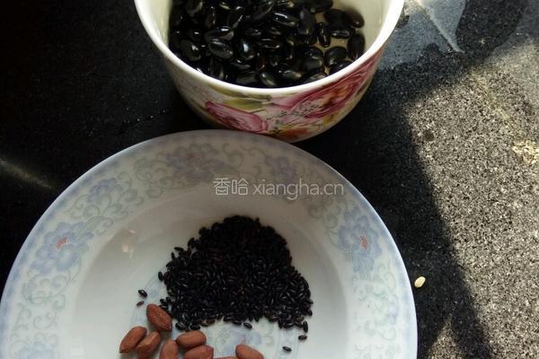 香滑养颜黑豆浆的做法图解1
