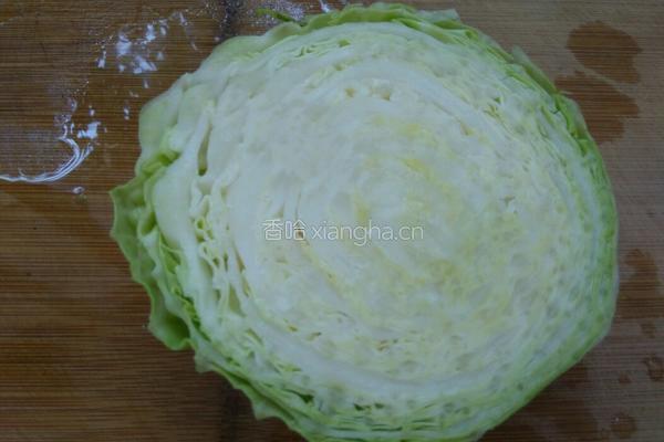 凉拌圆白菜的做法图解1