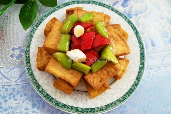 油豆腐炒辣椒的做法图解6