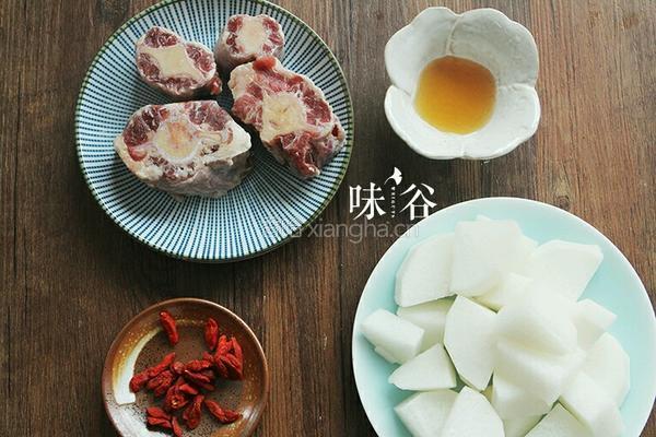 白萝卜牛尾汤的做法图解1