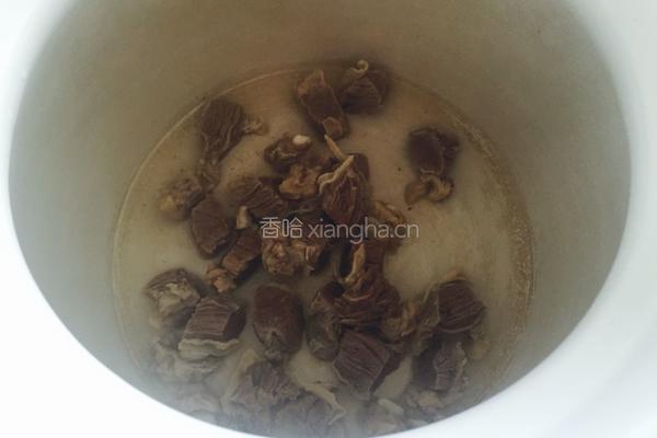 牛腩萝卜汤的做法图解7