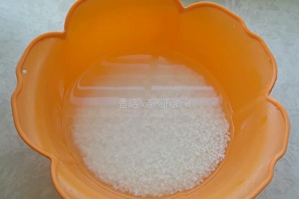 鸡肉菠菜粥的做法图解1