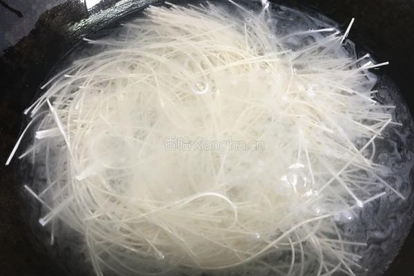 素菜炒面的做法图解4