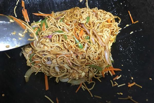 素菜炒面的做法图解12
