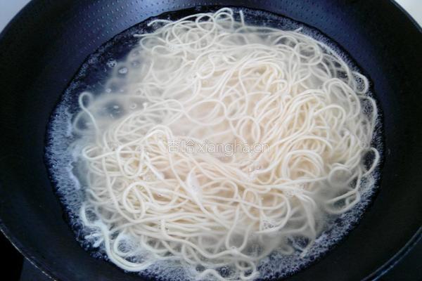 西红柿鸡蛋凉面的做法图解7
