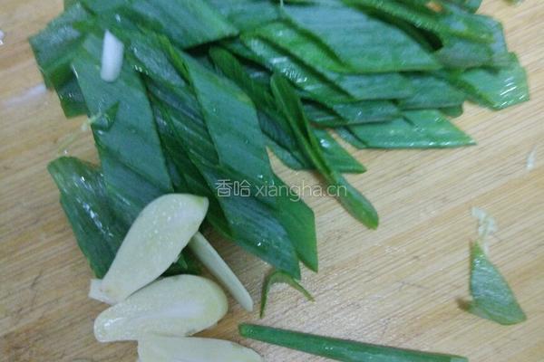 豆豉鲮鱼油麦菜的做法图解3