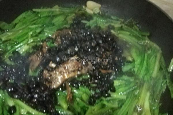 豆豉鲮鱼油麦菜的做法图解6